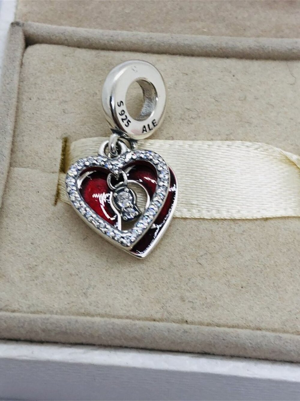 ✨🔥Pandora Red Heart & Keyhole Double Dangle Charm - Picture 3 of 5
